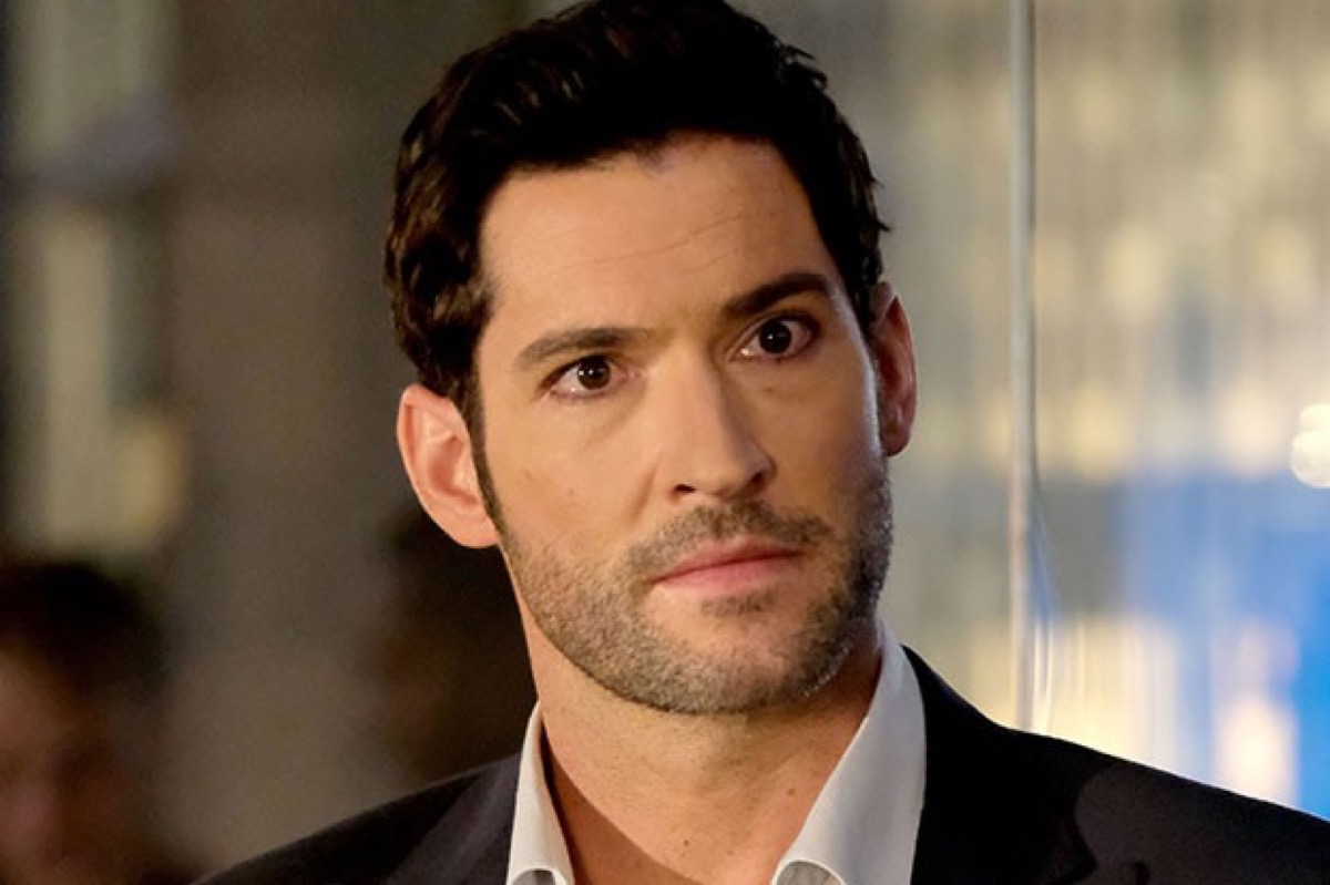 Lucifer Star Tom Ellis Signs Deal To Return For Season 6 Celebrating