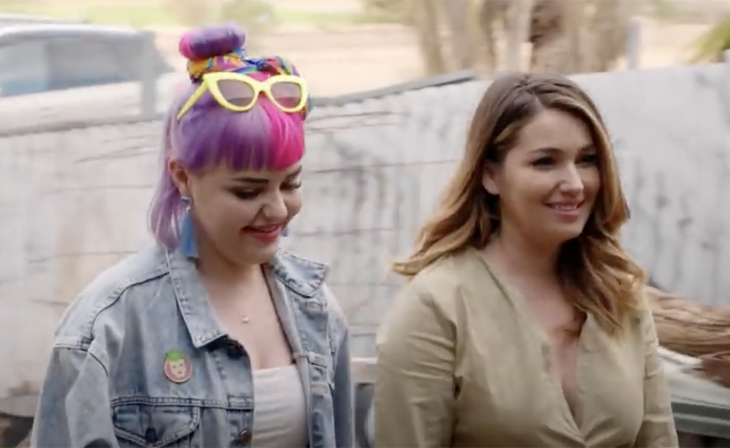 TLC '90 Day Fiancé' Spoilers: Erika Comes Out to Parents By Inviting Stephanie Over For Dinner