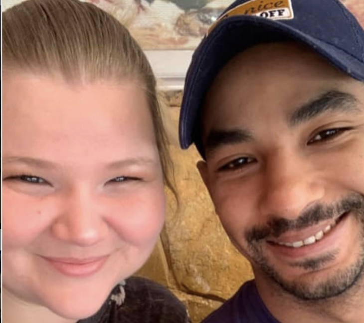TLC '90 Day Fiancé Spoilers: Nicole Nafziger Misses Daughter In Lockdown With Azan, Shares A Photo
