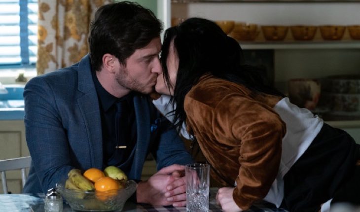 EastEnders-Kissing