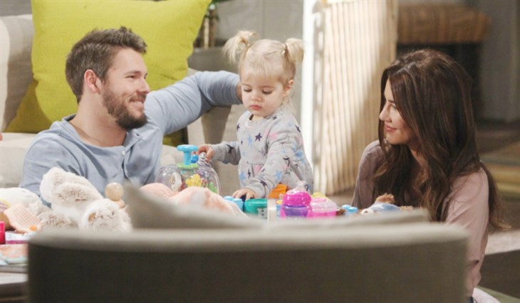 The Bold And The Beautiful – Liam Spencer (Scott Clifton) Kelly Spencer (Colette and Avalon Gray)