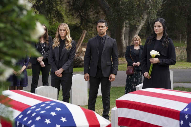 NCIS Spoilers: Leroy Jethro Gibbs Reunites With The Team To Honor Fallen Comrades