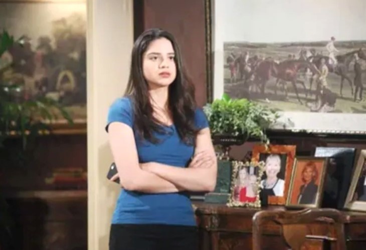 The Young And The Restless: Lola Rosales (Sasha Calle) 