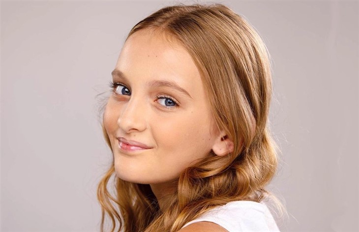 Amelie McLain 