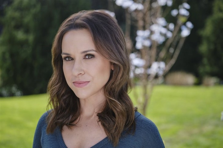 Hallmark Channel: Lacey Chabert