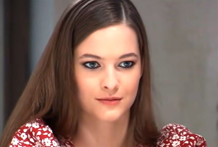 General Hospital: Esme Prince (Avery Kristen Pohl)