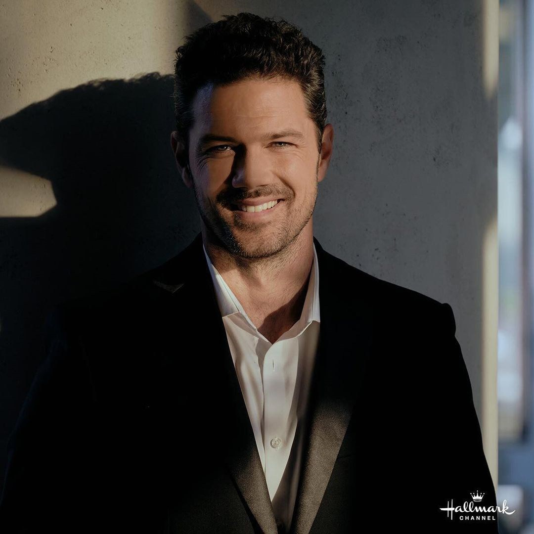 Ryan Paevey signs exclusive multi-pic deal with Hallmark Channel