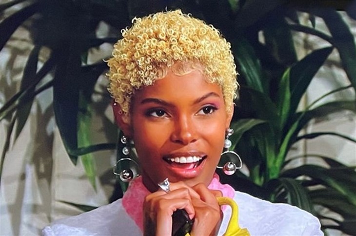 Bold And The Beautiful: Paris Buckingham (Diamond White