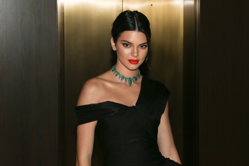 Kendall Jenner Instagram Bikini Pic Sparks 'Boob Job' Rumors Amid Devin Booker Reunion!
