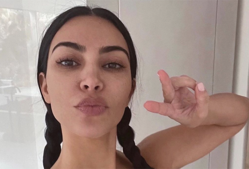Kim Kardashian Flips Off Paparazzi Amid Kanye West Rekindled Romance Rumors