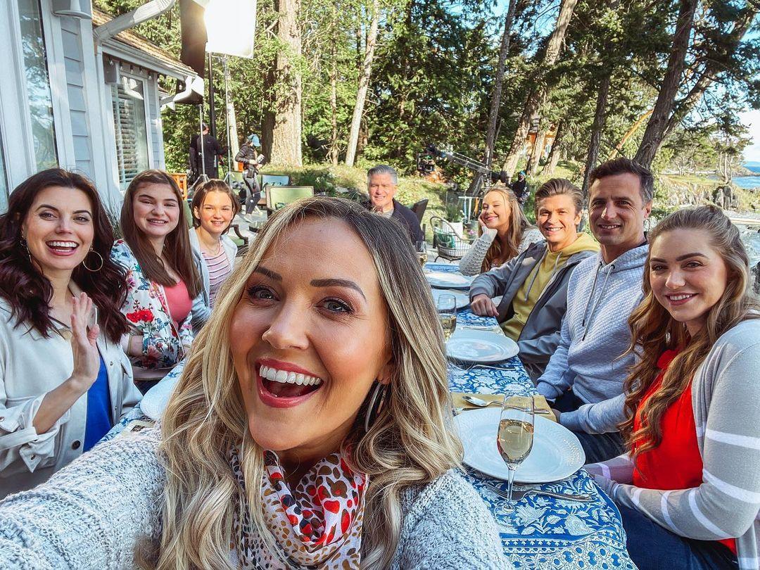 Cast of Chesapeake Shores season 6 on Hallmark Channel