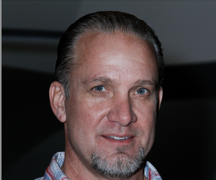 Jesse James Wants Pregnant Wife Blocked From His Home!