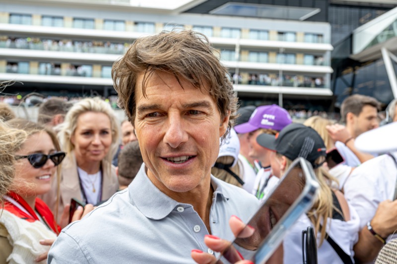 Tom Cruise Sends His Holiday Greetings From The Sky