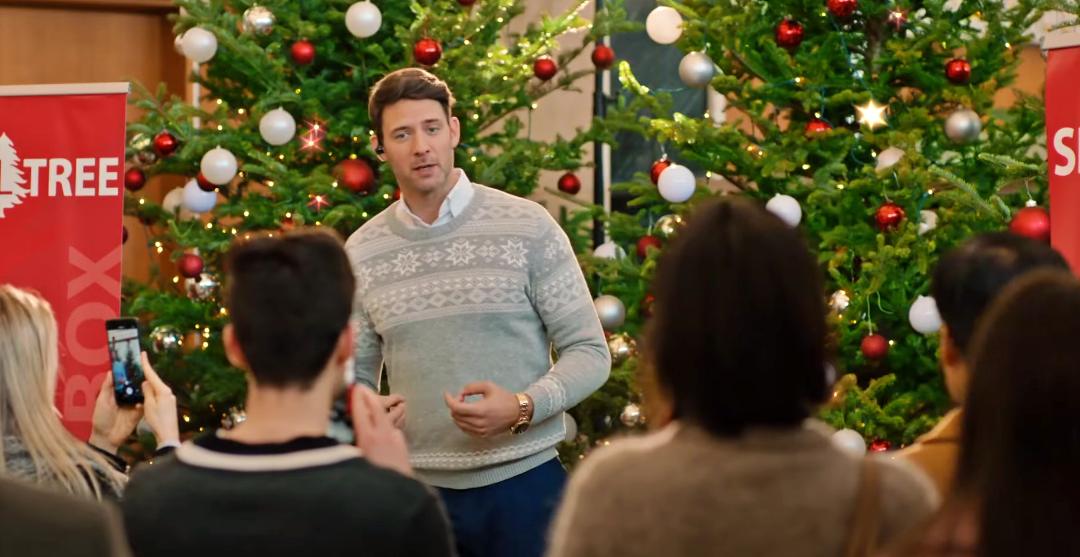 Six Degrees of Santa on Lifetime