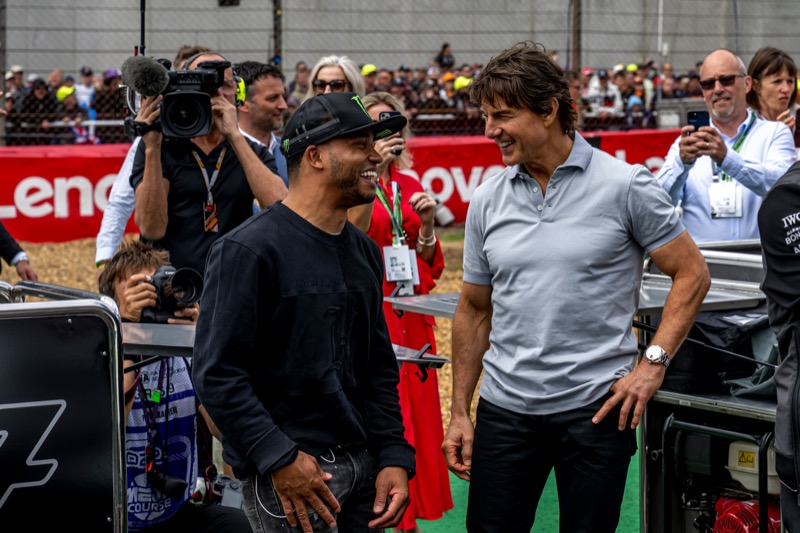Tom Cruise Becomes Hollywood's 'Least Eligible Bachelor'?!