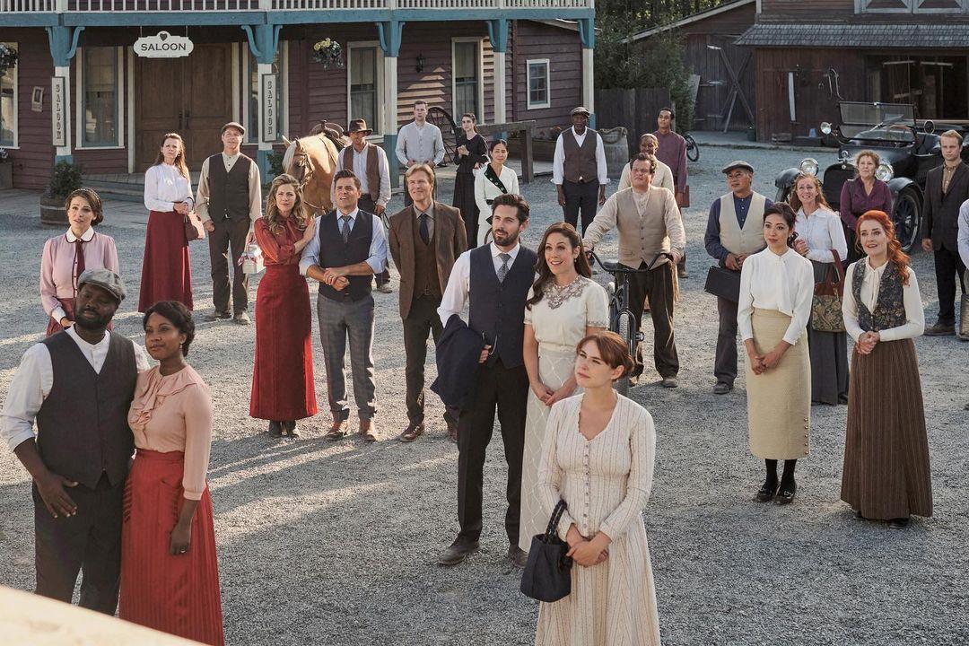 Cast of When Calls the Heart on Hallmark Channel