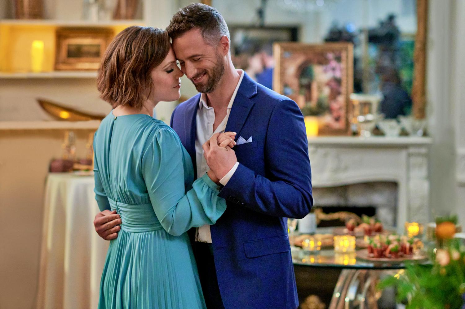Erin Krakow and Brendan Penny in The Wedding Cottage on Hallmark