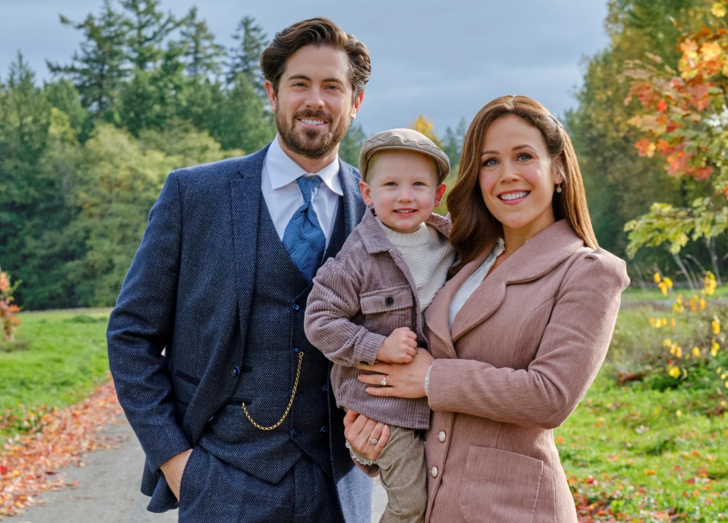 When Calls the Heart stars Erin Krakow and Chris McNally
