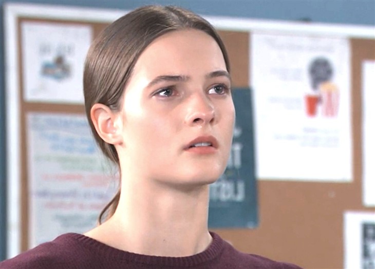 General Hospital: Esme Prince (Avery Kristen Pohl)