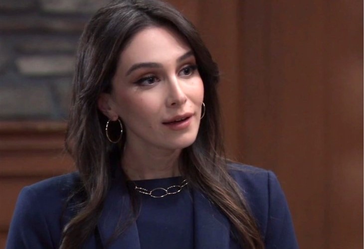 General Hospital: Molly Lansing Davis (Holiday Mia Kriegel)