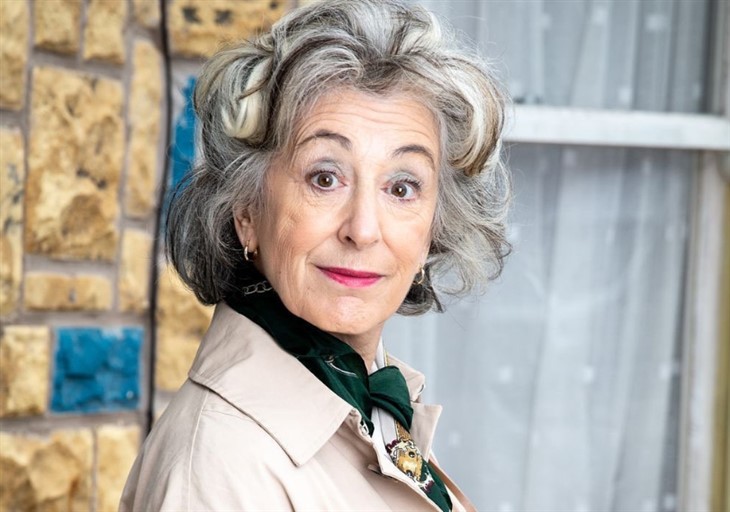 Maureen Lipman 
