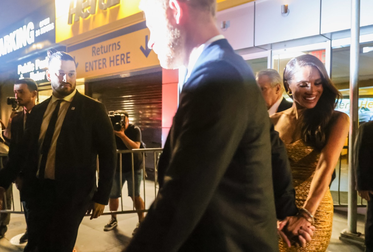 Royal Family News: “Aggressive” Photo Agency Chasing Meghan And Harry Reveal One Photographer was on a BIKE