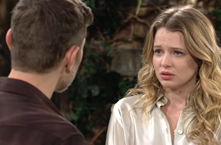 The Young And The Restless: Summer Newman Abbott (Allison Lanier) 