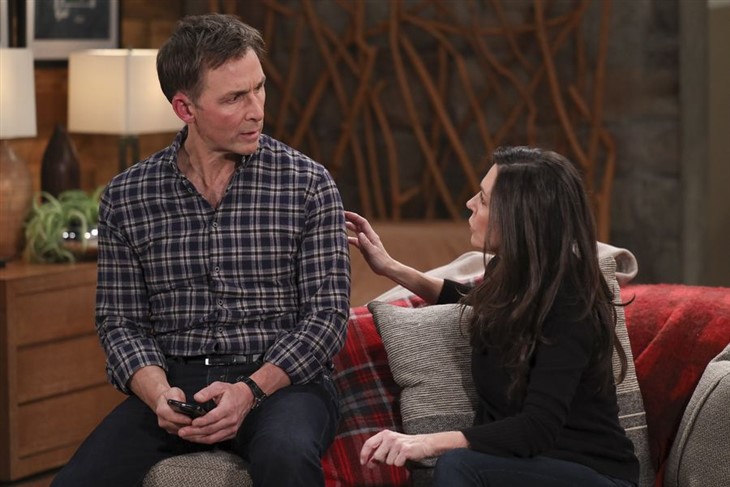 General Hospital: Anna Devane (Finola Hughes) 