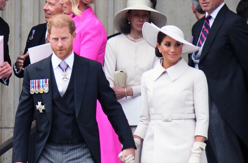Royal Family News: Prince Harry And Meghan Are Already Shopping For New Contract Details