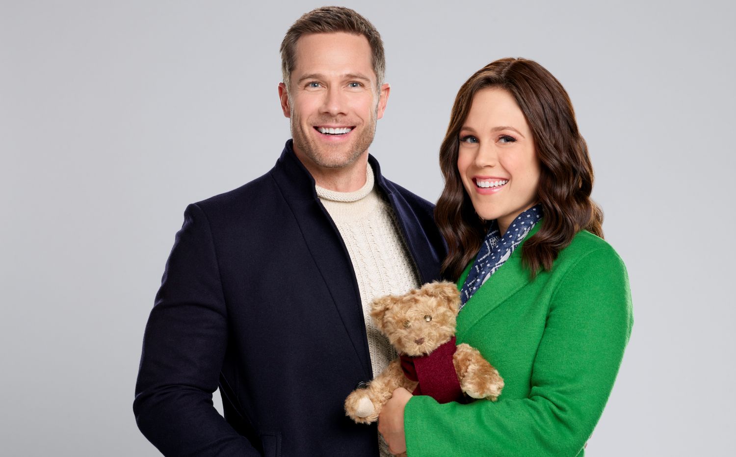 Hallmark stars Luke Macfarlane and Erin Krakow in Sense, Sensibility & Snowmen