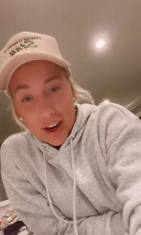 Savannah Chrisley Sobs In A Chapel