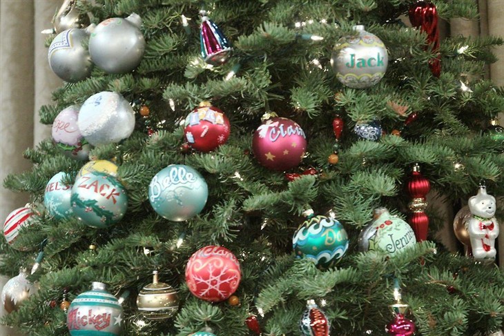 Days Of Our Lives Spoilers Week Of Dec 18: Horton Christmas Tree, Andrew’s Accusation, Roman Reminisces, Clyde’s Brutal Message