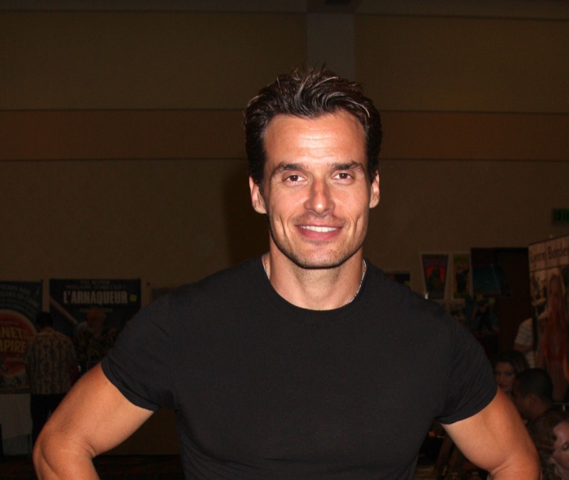 General Hospital Alum Antonio Sabato Jr. Recreates Iconic Shirtless Pool Photo & Reveals Secret Affair With Madonna