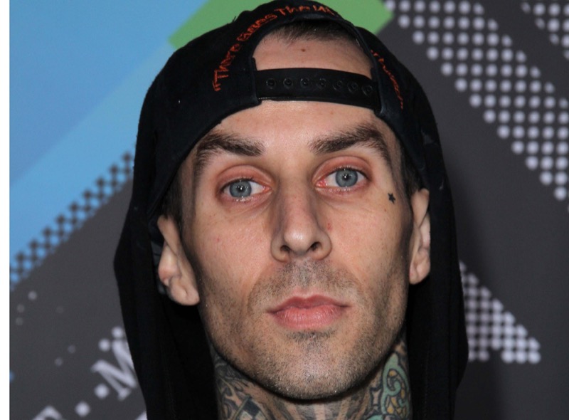 Travis Barker Gets Called Out For 'Disgusting' Behavior In Background Of Kourtney PicsTravis Barker Gets Called Out For 'Disgusting' Behavior In Background Of Kourtney Pics