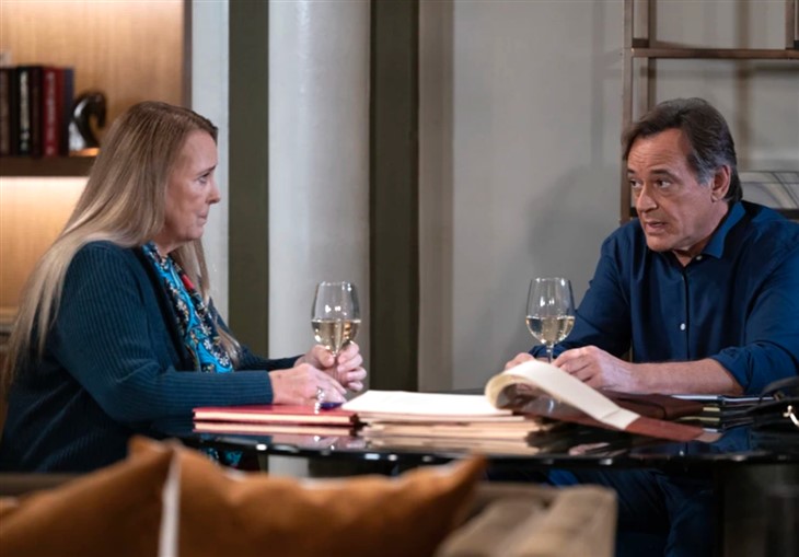 General Hospital Spoilers: Laura And Kevin Clash Over Cyrus!