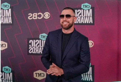 Travis Kelce Scores Hosting Position