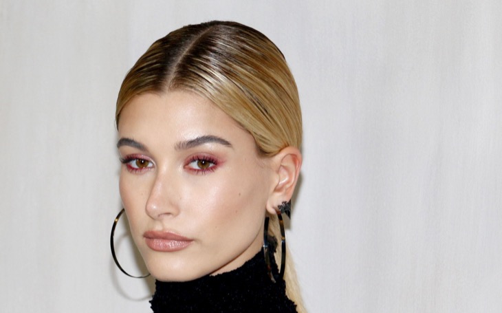 Hailey Bieber Eats Alone Amid Marital Problems