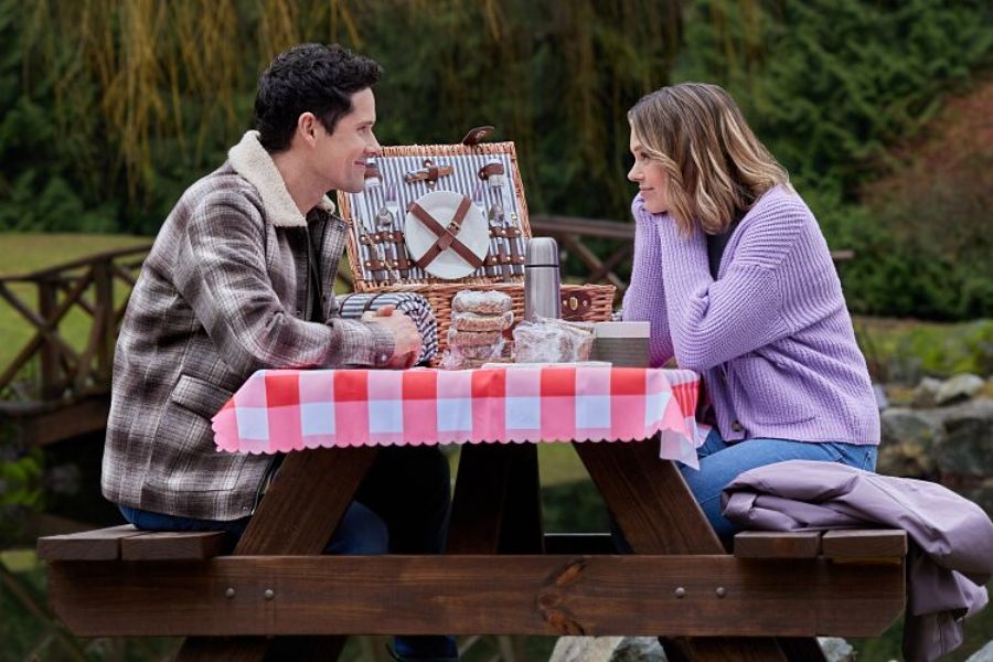 Aimee Teegarden and Benjamin Hollingsworth in An Easter Bloom on Hallmark Channel