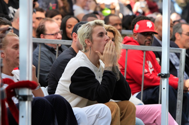 Justin Bieber Gets Slammed For Dropping Flirty Comment On Singer's Clip