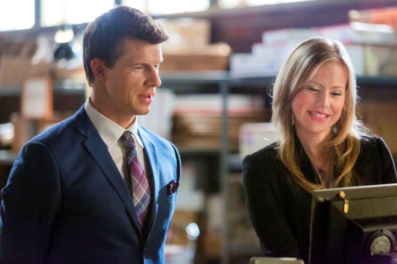Eric Mabius, Kristin Booth 