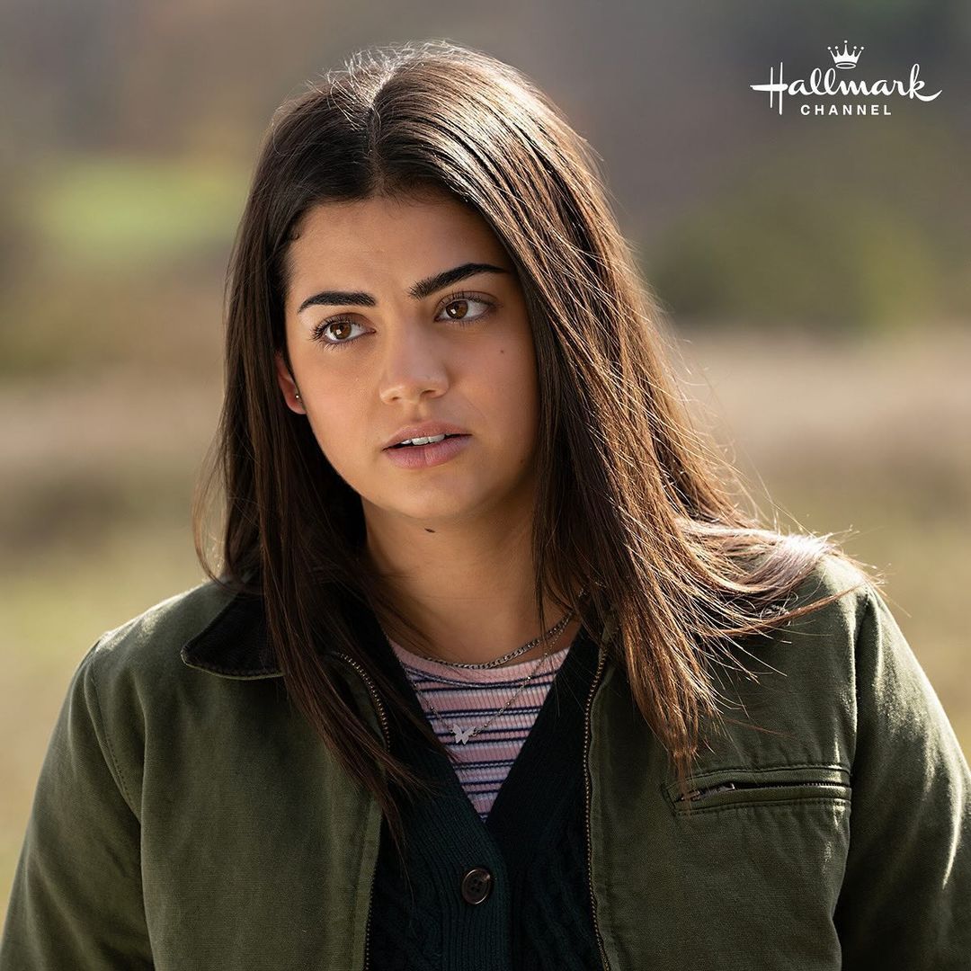 Sadie Laflamme-Snow as Alice in The Way Home on Hallmark