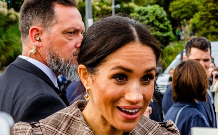 Meghan Markle Is Faking Her PDA In Front Of Prince Harry
