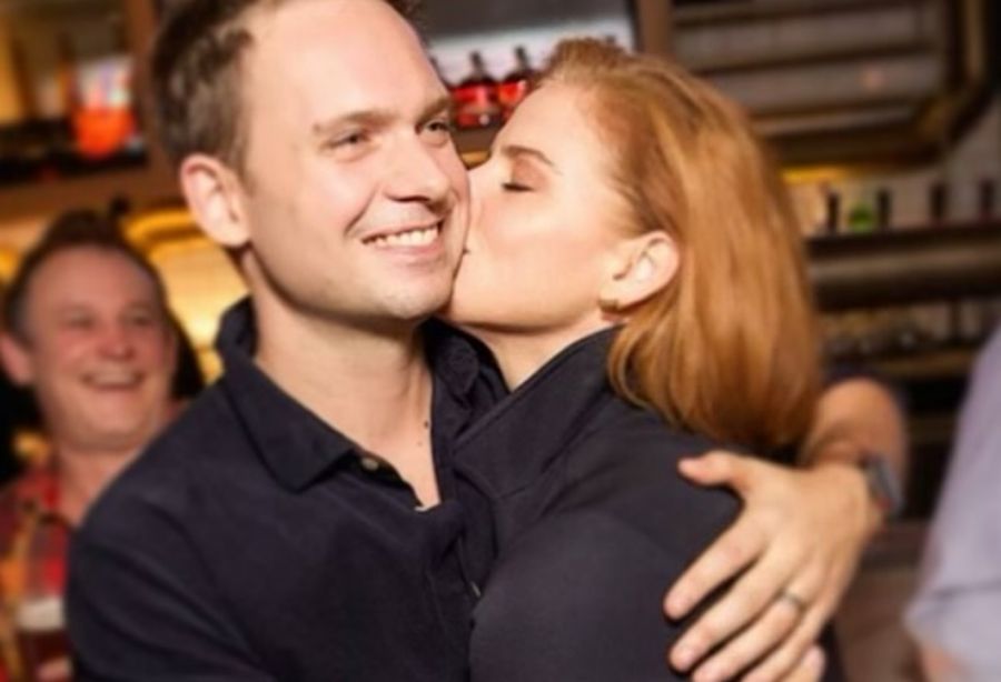 Suits stars Patrick J. Adams and Sarah Rafferty