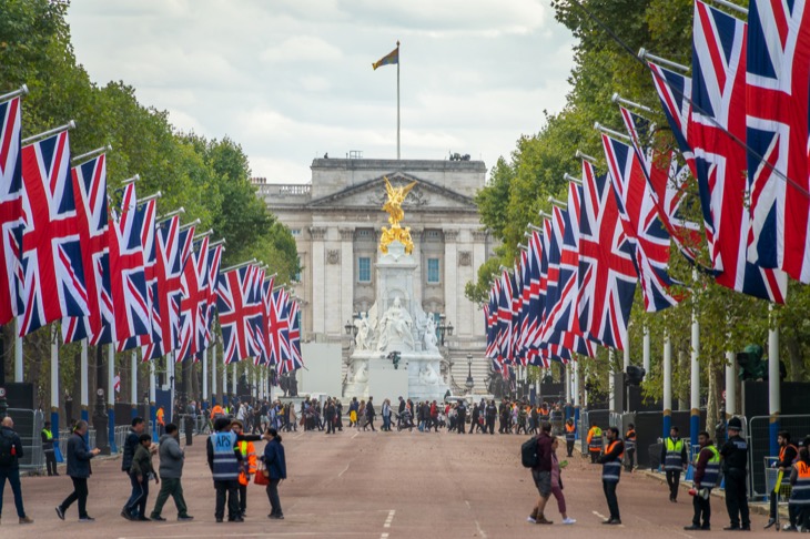 Buckingham Palace Determined To Stop Harry And Meghan’s Further Embarrassment