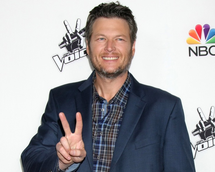 Blake Shelton Gets Drunk & Rides Bike In Italy