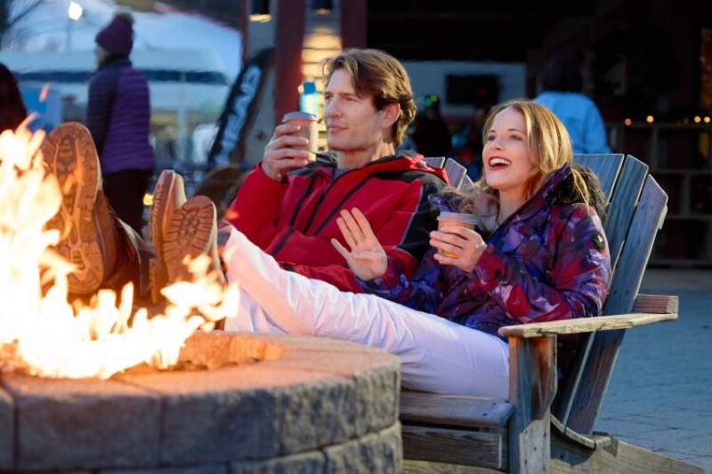 Hallmark 'A Very Vermont Christmas' - Get Ready For Romance Starring Katie Leclerc & Ryan McPartlin