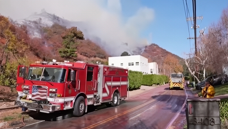 Bravo and Cocktails Raise Funds For LA Fires - Channel 4 - YouTube