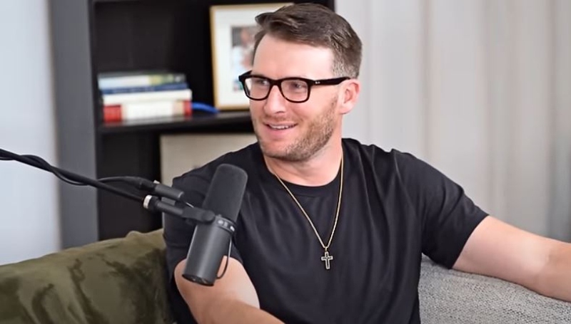Robert Shiver Talks About Meeting Julie - Savannah Chrisley - Unlocked - YouTube