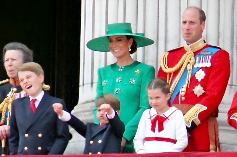 How Prince William & Kate Prevent Charlotte and Louis From Being 'Spares'