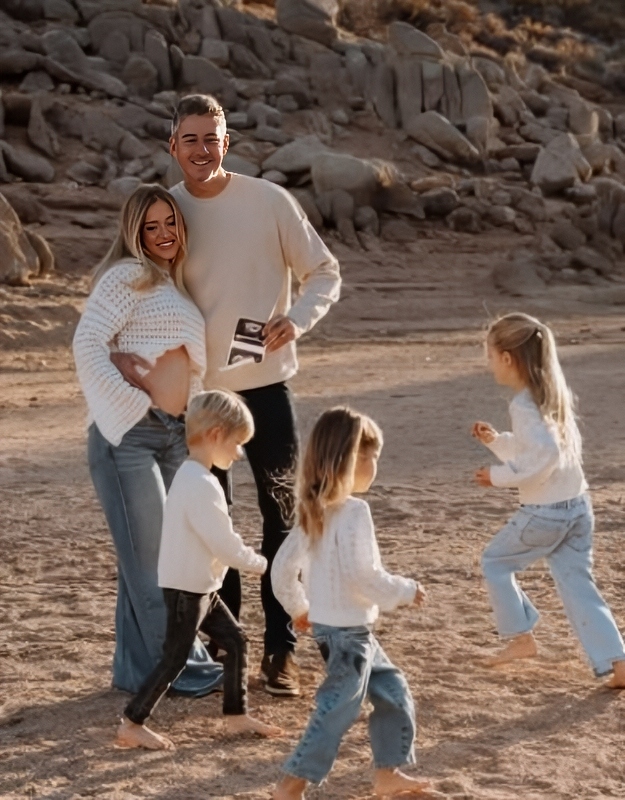 Arie Luyendyk Jr and Lauren Burnham Share Pregnancy Announcement Pic - @laurenluyendyk - Instagram